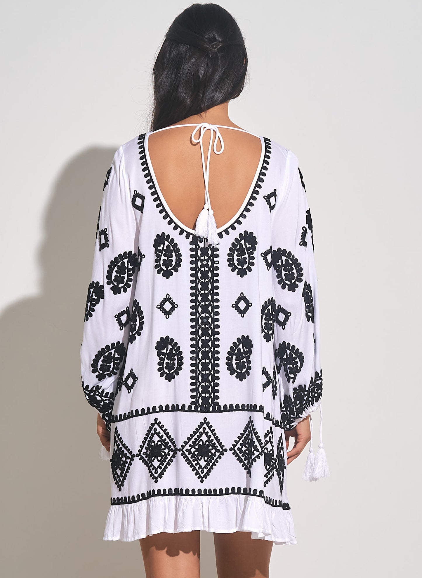 Elan Elan - Dress Scoop Neck w 3/4 Sleeves - White/Black available at The Good Life Boutique