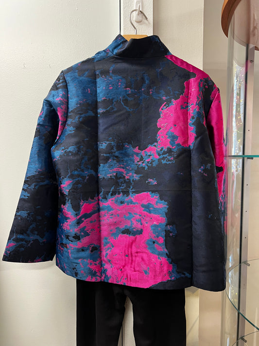 Grace Chuang Short Open Abstract Print Puckered JKT - Navy/Fuchsia available at The Good Life Boutique