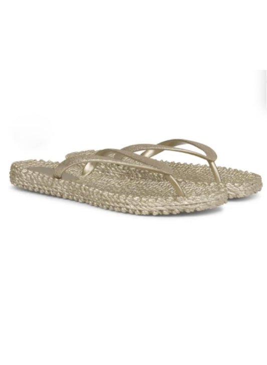 Lines of Denmark Ilse Jacobsen - Cheerful Flip-flops - Platin available at The Good Life Boutique