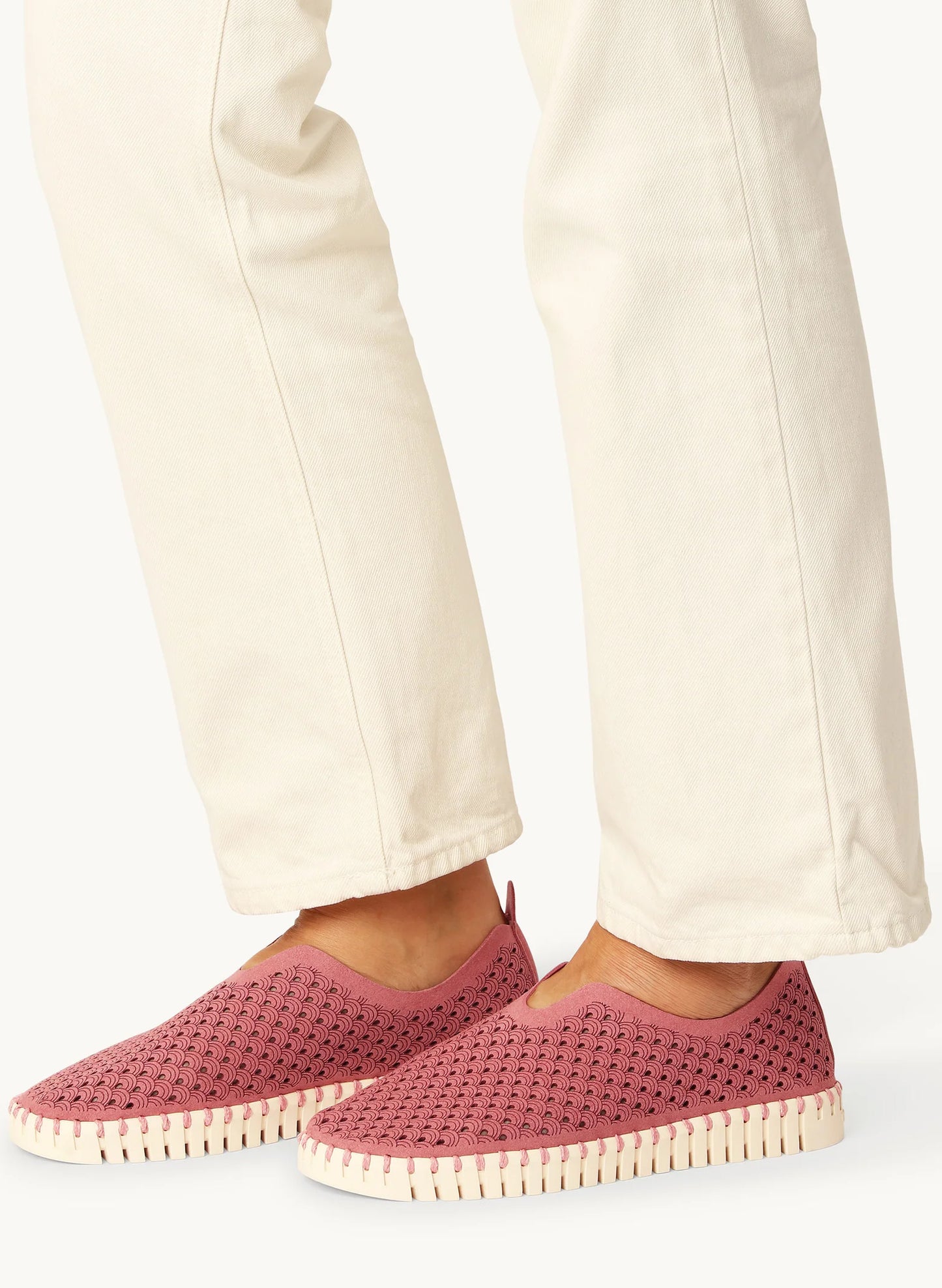 Ilse Jacobsen Tulip Slip-on with White Sole - Rouge