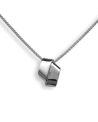 E.L. Designs: Sterling Silver Love Knot – Pendant Necklace 18"